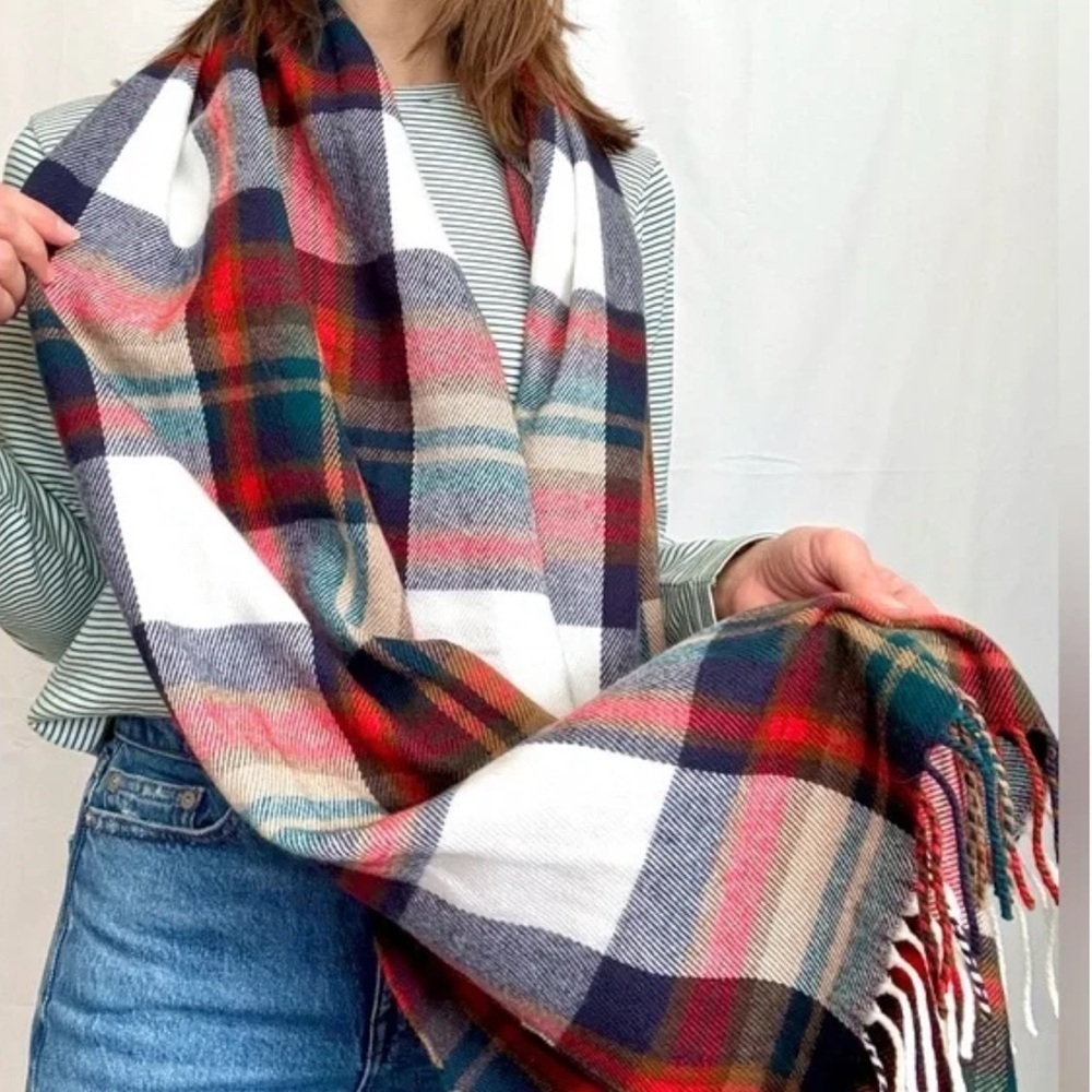 EUC J Crew Cabincore Juniper White Plaid Scarf - Picture 4 of 15